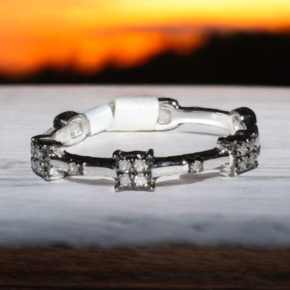 Diamond Station Ring Band 14k White Gold US 6.5 Stackable Black Rhodium Accents - Picture 2 of 5